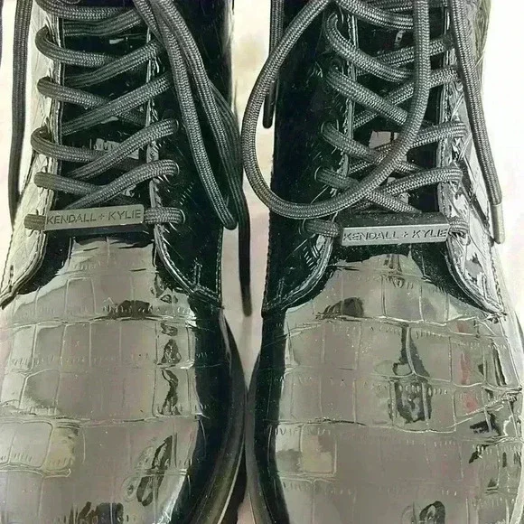 BRAND NEW Kendall + Kylie black boots ✨✨ - Picture 9 of 14